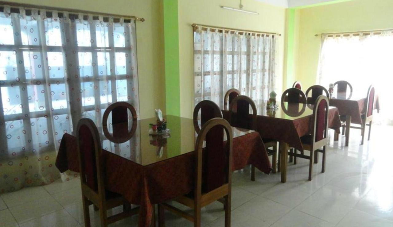 Hotel Samdup Khang Dirāng Екстериор снимка